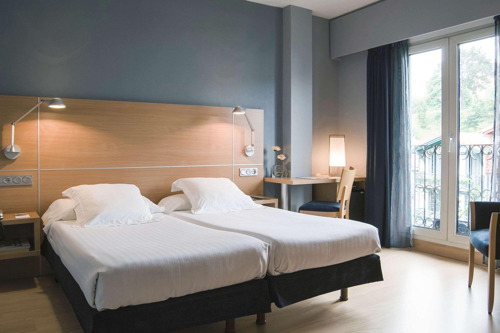 Hotel Jauregui Хондарибия Екстериор снимка